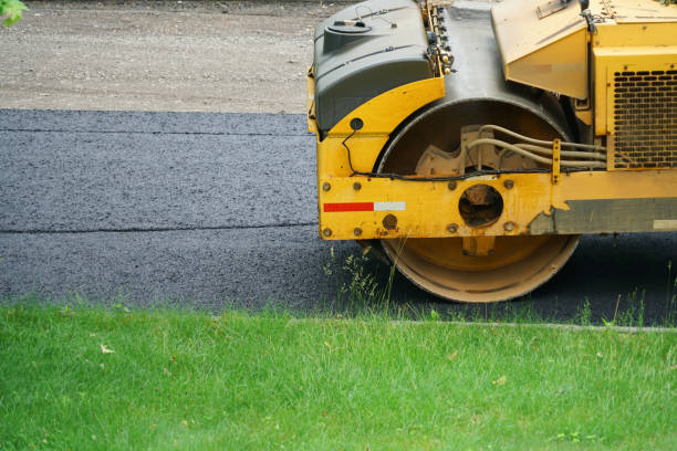 Best Driveway Paving Contractor  in Sturgeon Bay, WI